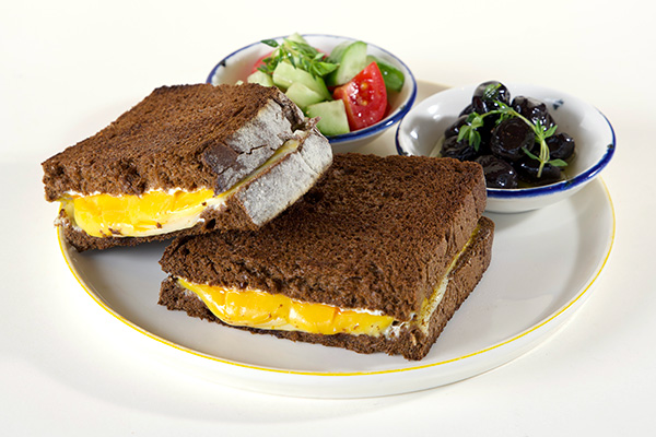 Alman Ekmeğine Bol Peynirli Tost