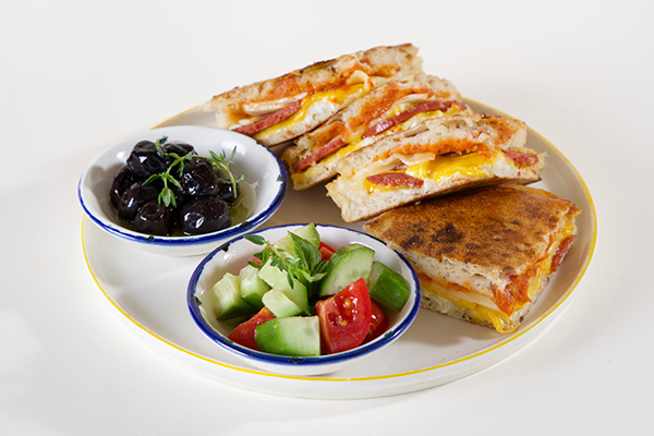 Sucuklu Bazlama Tost
