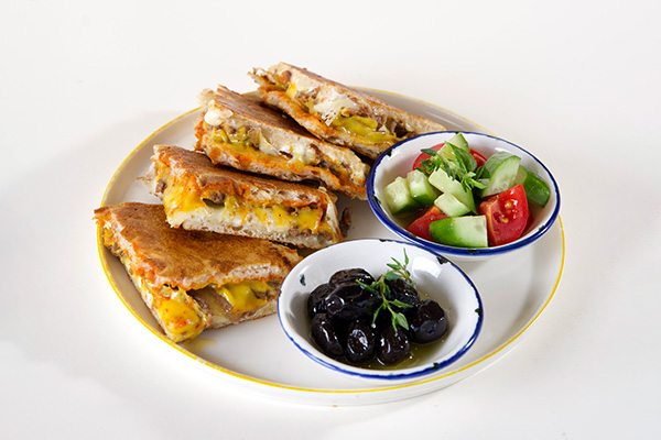 Kavurmalı Bazlama Tost